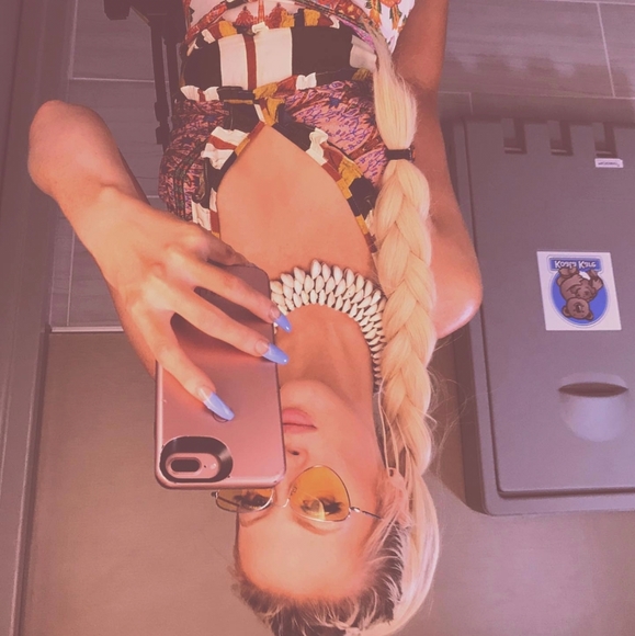 Meet your Posher, Vanessa. - Picture 2 of 3